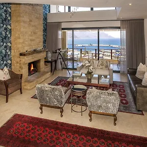 Pensión Mariner & Simonʼs Town